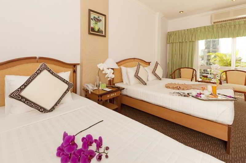 Liberty Hotel Saigon Parkview Ho Chi Minh City Exterior photo