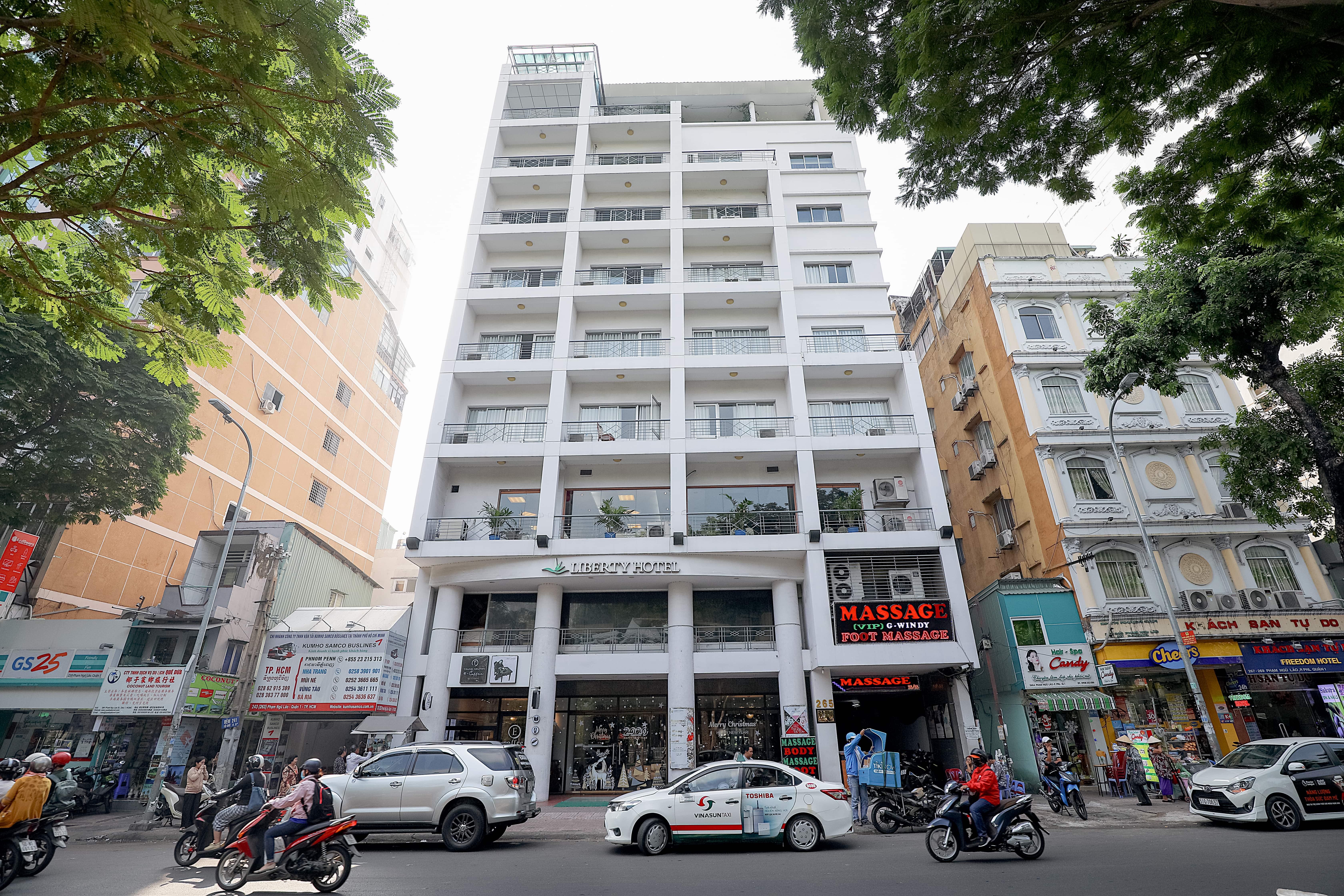 Liberty Hotel Saigon Parkview Ho Chi Minh City Exterior photo
