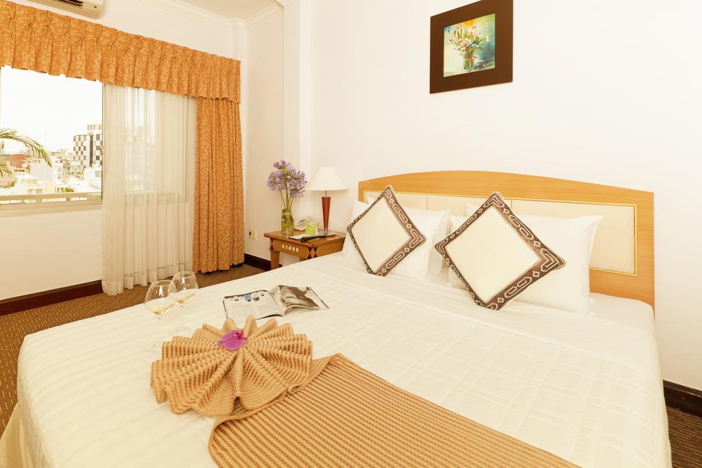 Liberty Hotel Saigon Parkview Ho Chi Minh City Exterior photo